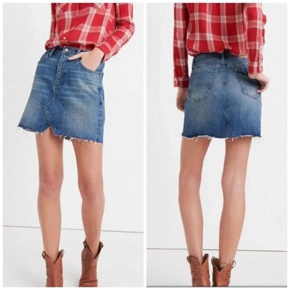 Lucky Brand Blue Denim Mini Skirt with Frayed Hem Sz 4 😍